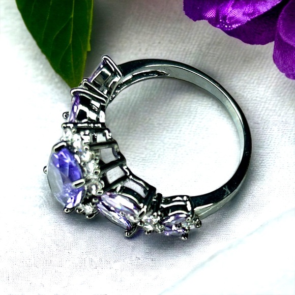 Women’s ring Black with Purple Stones Ring NWT With Ring Box - Picture 4 of 7